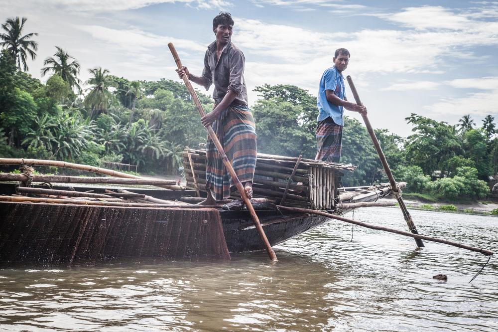 pesca con le lontre in bangladesh